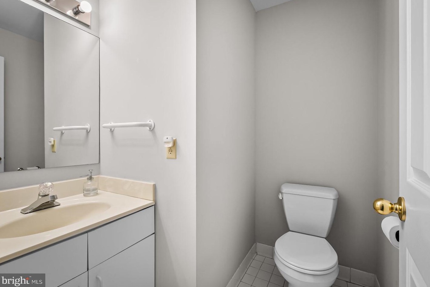 827 Sharp St, Baltimore MD  21230-3613 exterior