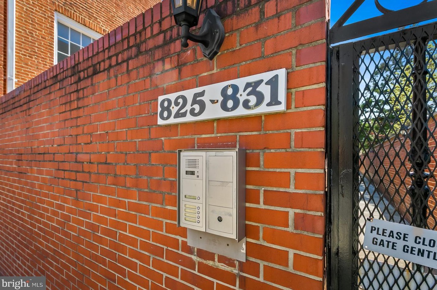 827 Sharp St, Baltimore MD  21230-3613 exterior