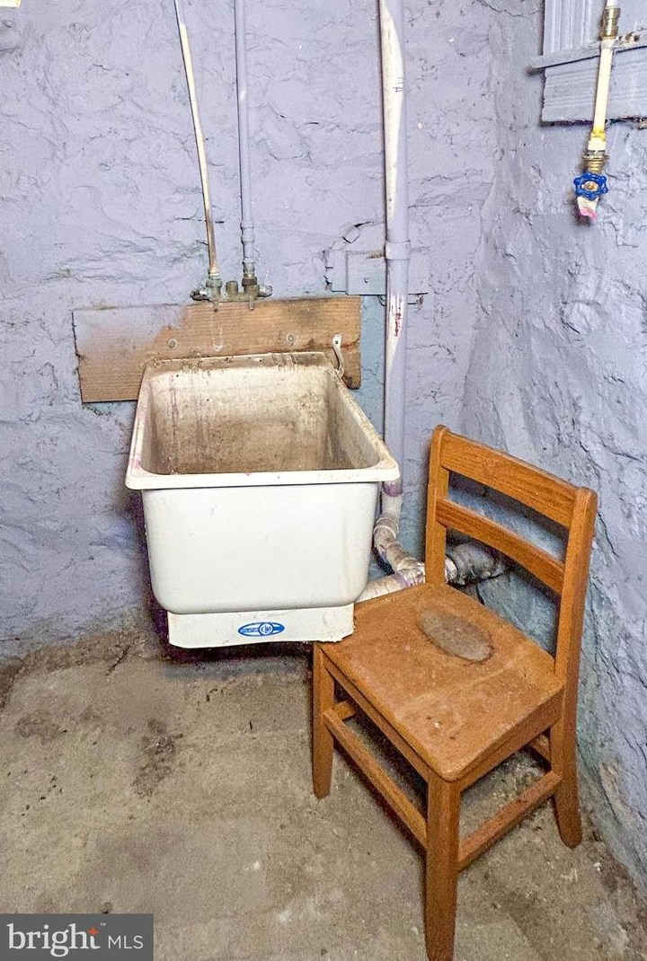 2674 Dulany St, Baltimore MD  21223-2835 exterior