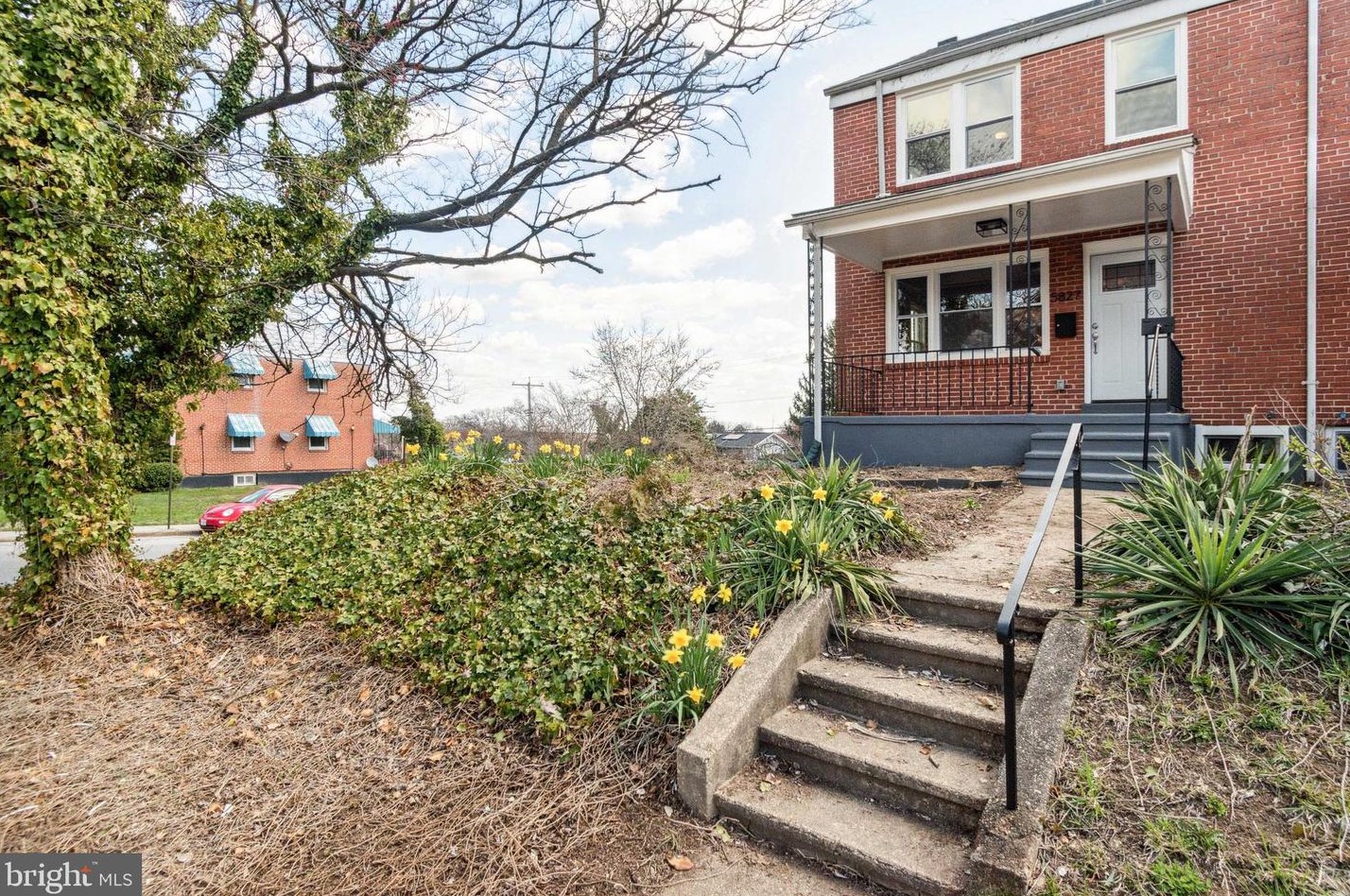 5827 Falkirk Rd, Baltimore MD  21239-2210 exterior