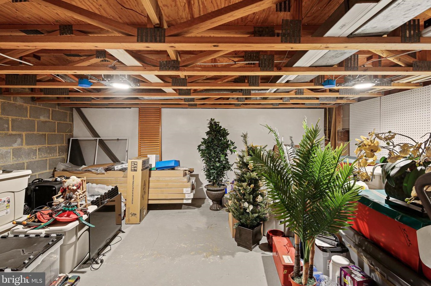 621 Sharp St, Baltimore MD  21230-3621 exterior