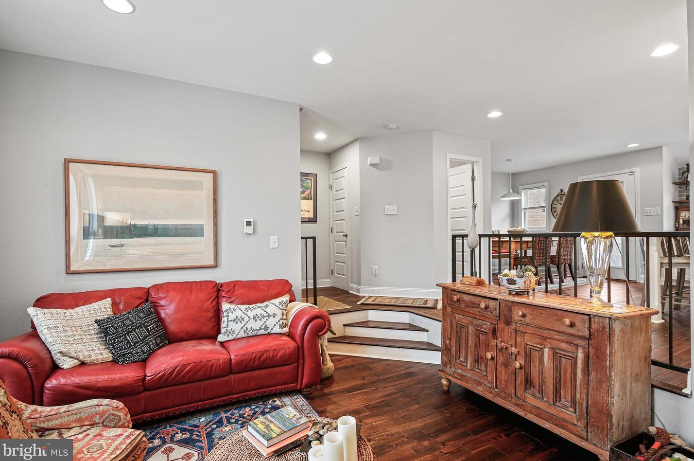 621 Sharp St, Baltimore MD  21230-3621 exterior