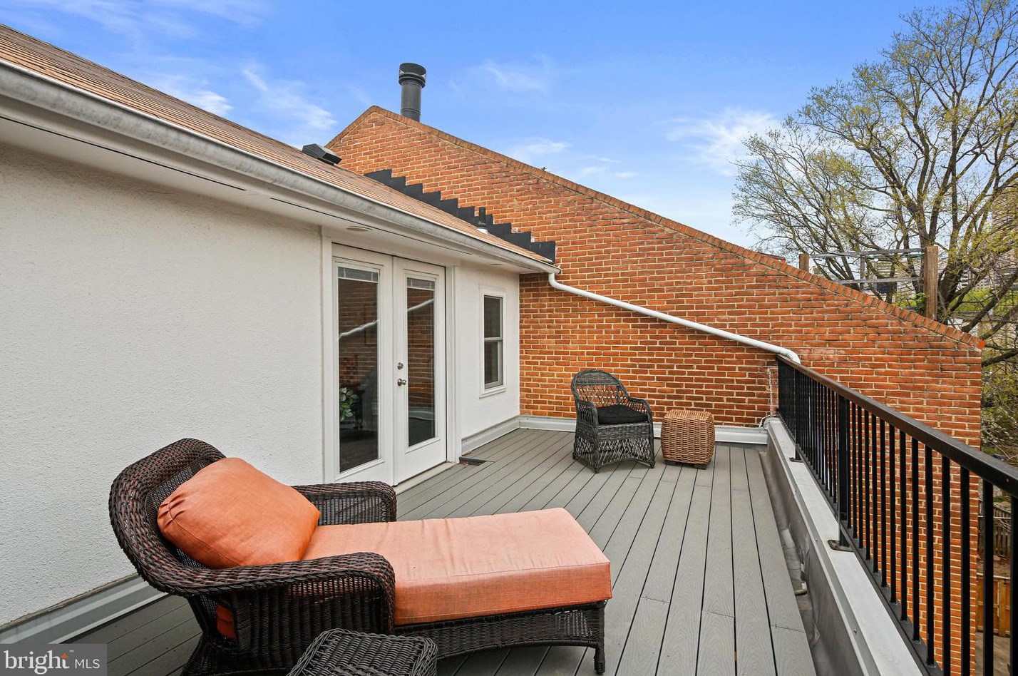 621 Sharp St, Baltimore MD  21230-3621 exterior