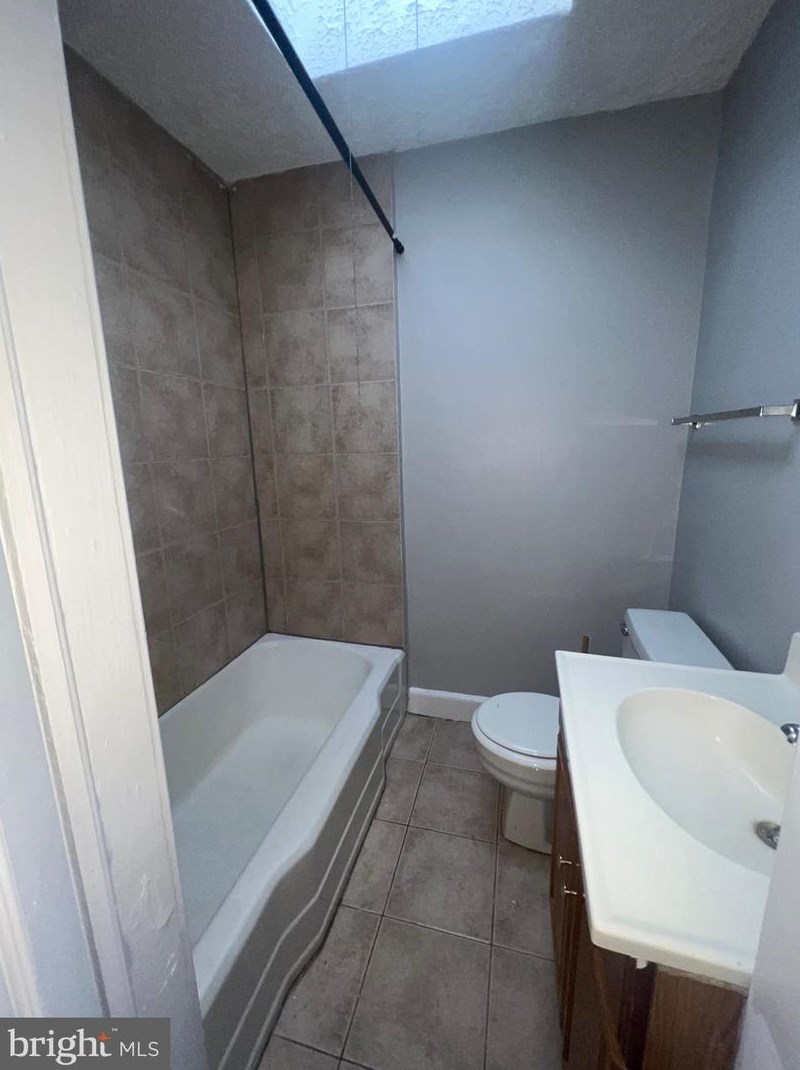 825 Stoll St, Baltimore MD  21225-2147 exterior