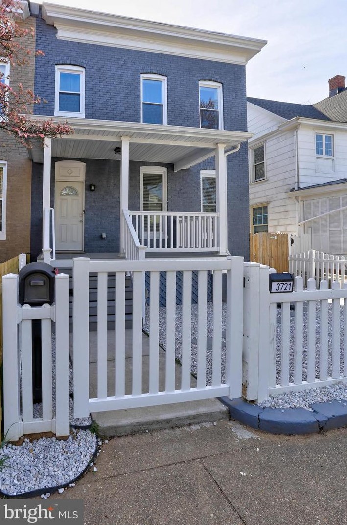 3721 5th St, Baltimore MD  21225-2031 exterior