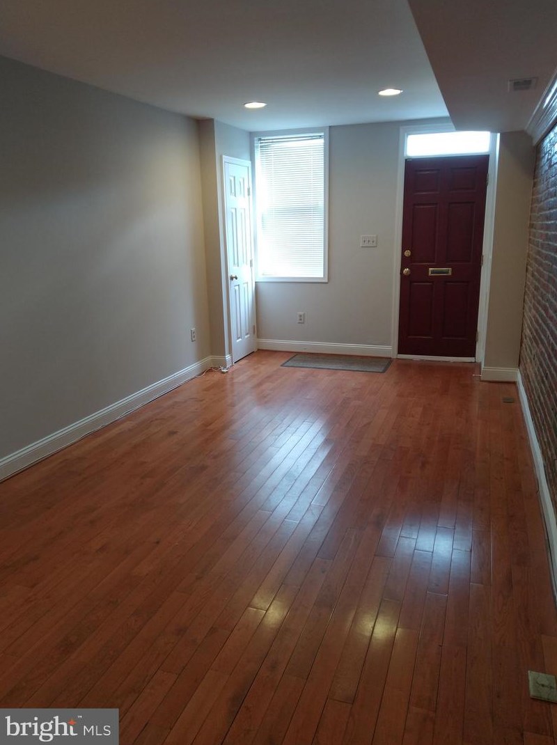 2038 Fountain St, Baltimore, MD 21231