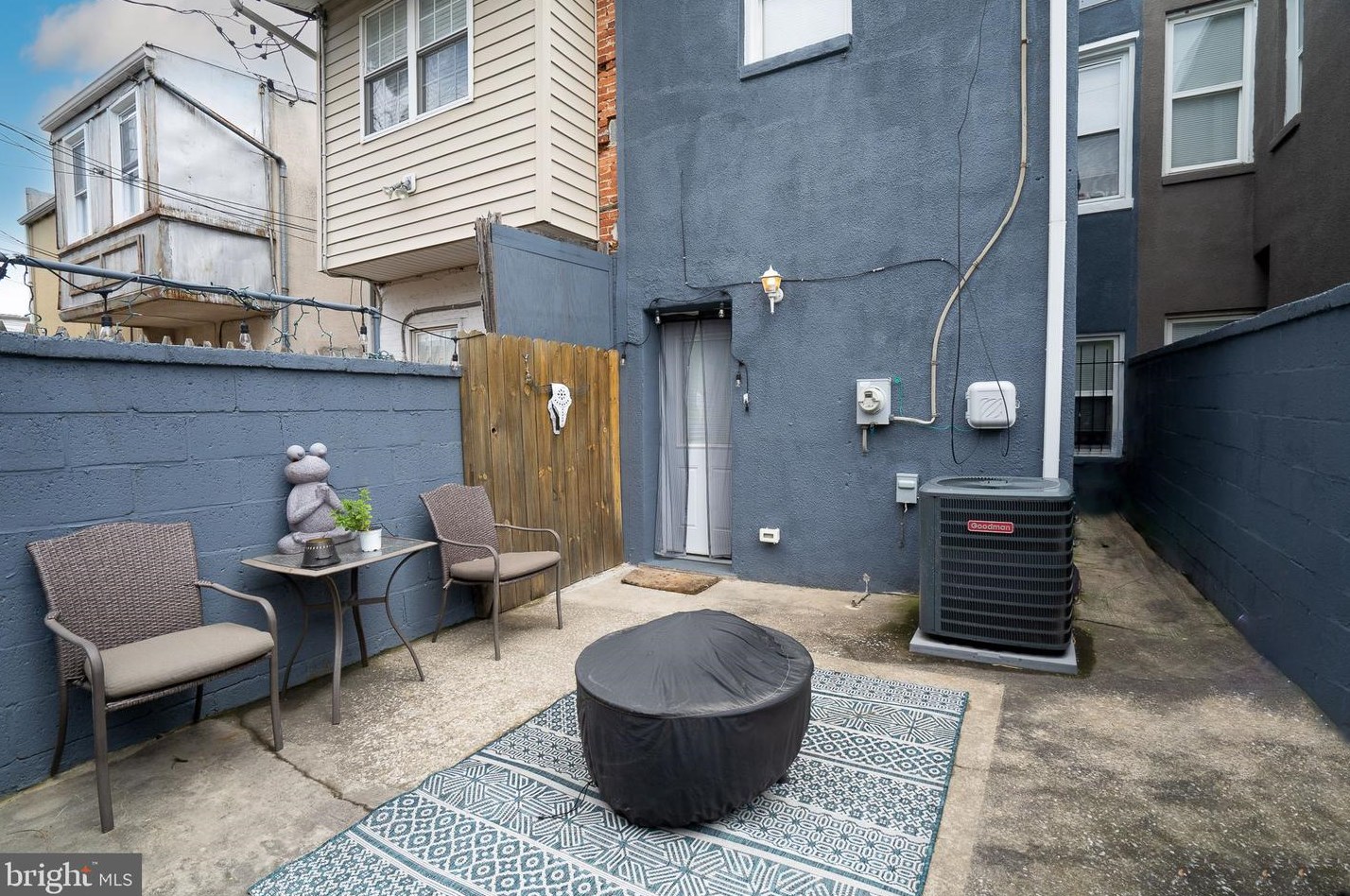 222 Collington Ave, Baltimore MD  21231-2627 exterior