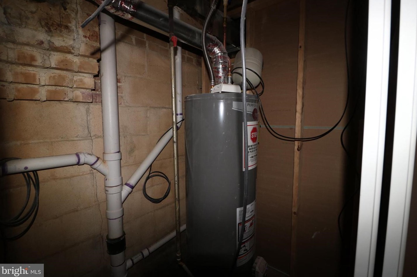 2624 Grogan Ave, Baltimore MD  21213-3708 exterior