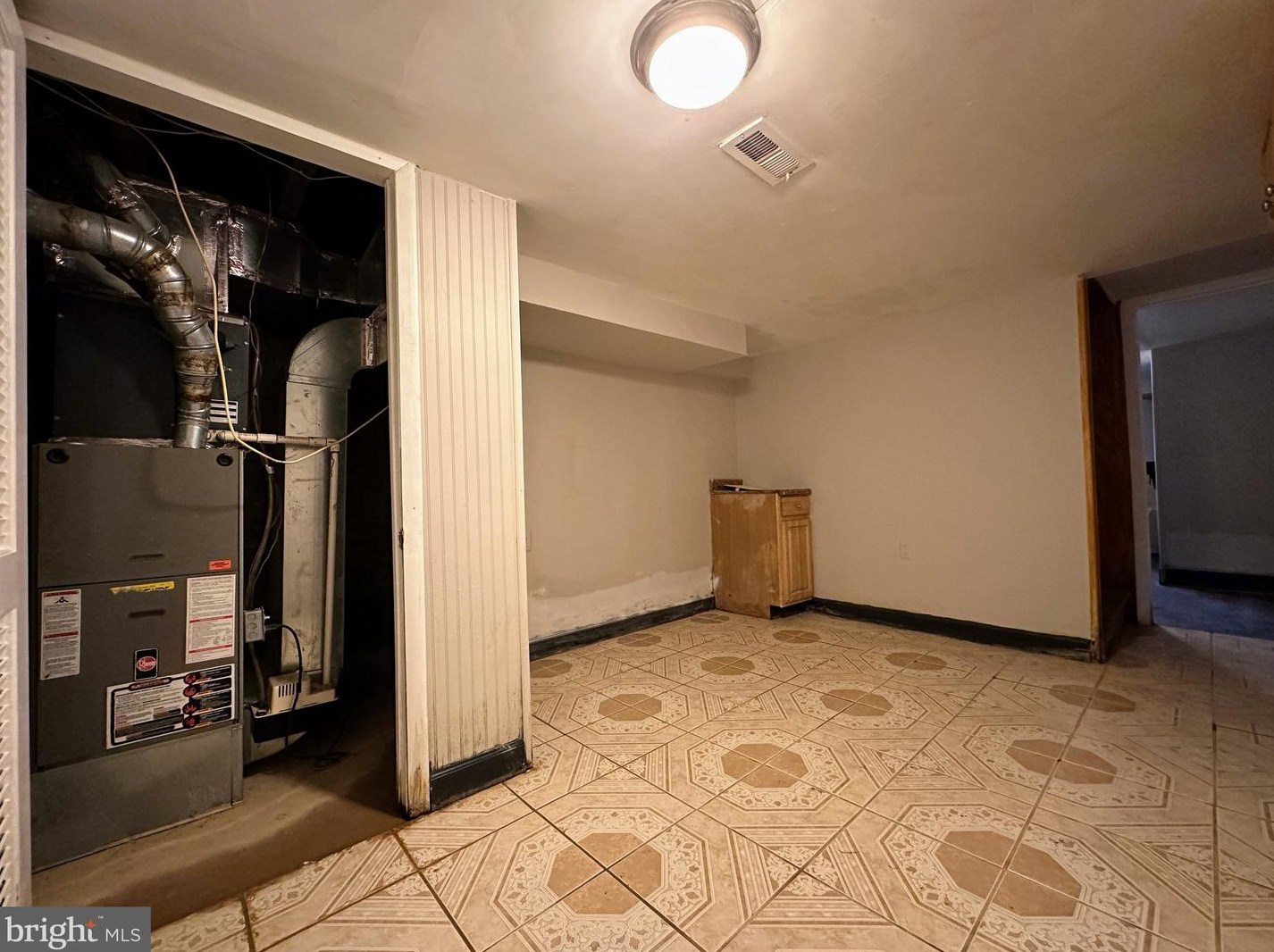 1005 Appleton St, Baltimore MD  21217-1102 exterior