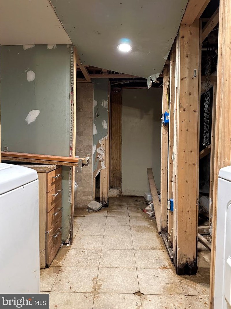 1005 Appleton St, Baltimore MD  21217-1102 exterior