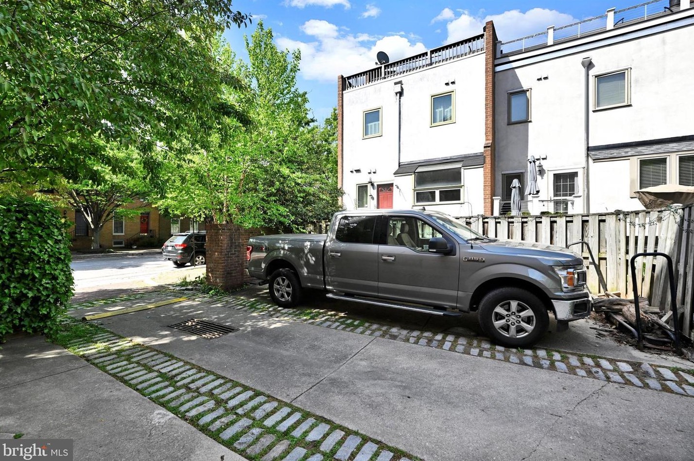 625 Sharp St, Baltimore MD  21230-3621 exterior