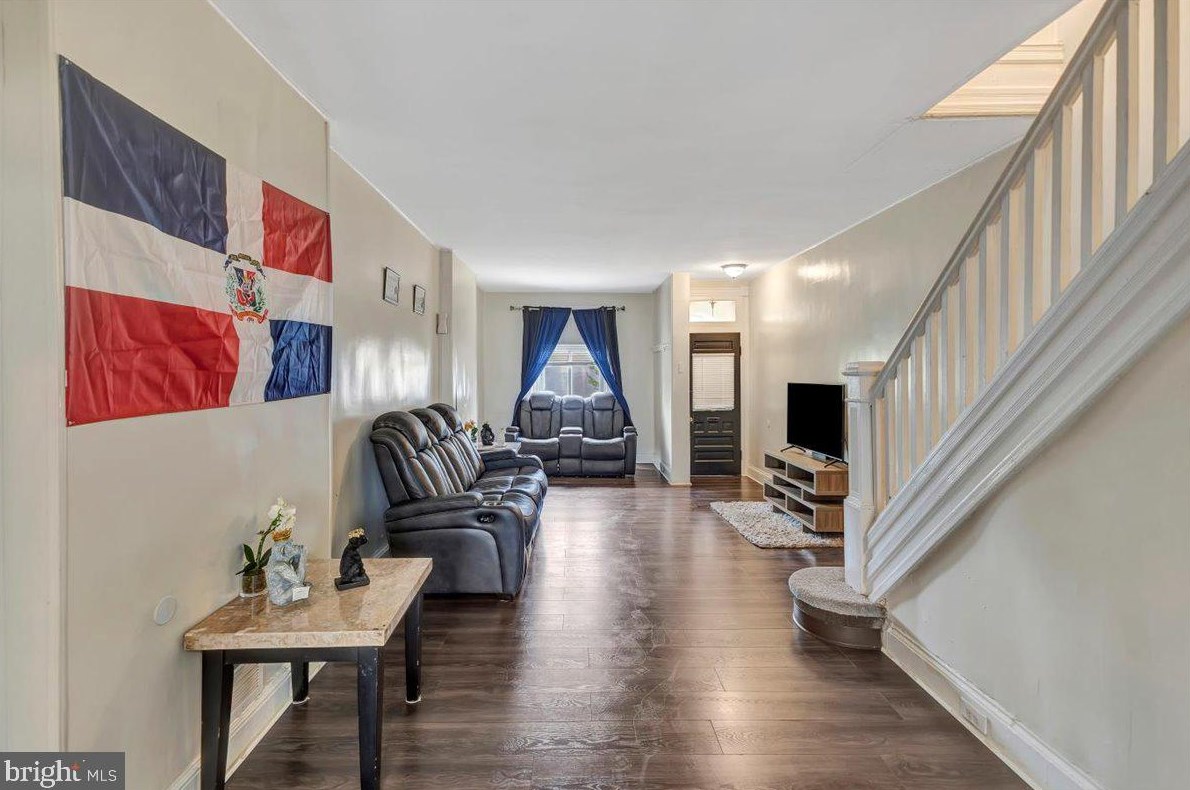 803 Montford Ave, Baltimore MD 21205-2523 exterior