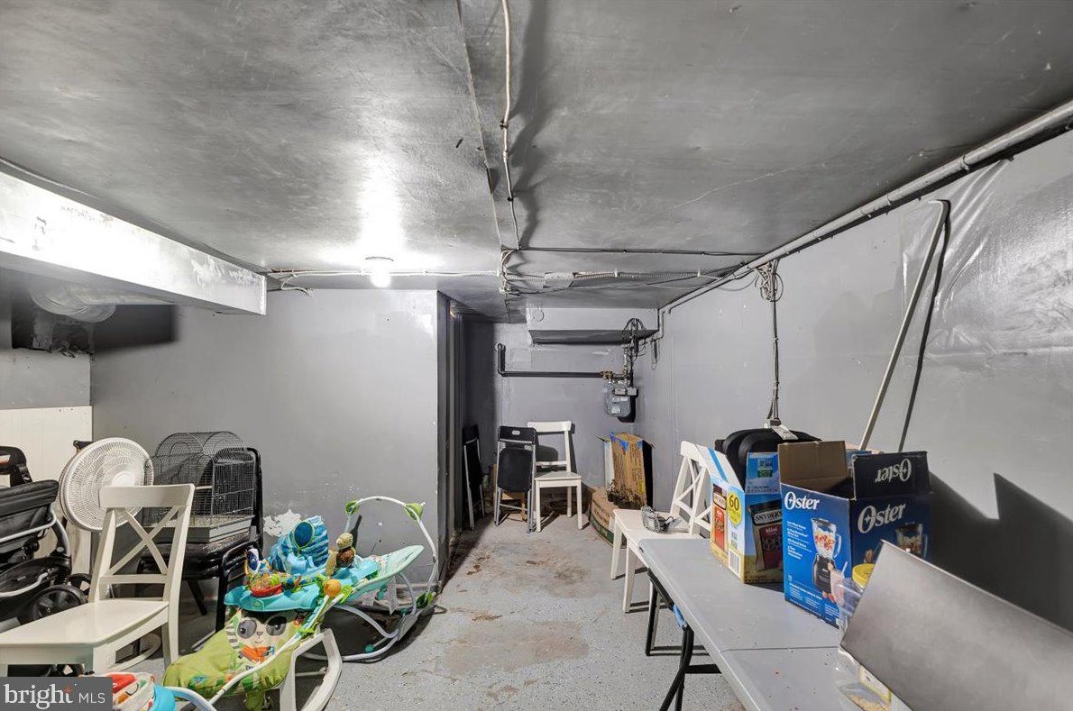 803 Montford Ave, Baltimore MD 21205-2523 exterior