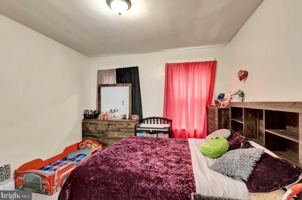 803 Montford Ave, Baltimore MD 21205-2523 exterior