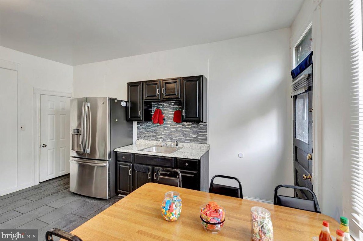 803 Montford Ave, Baltimore MD 21205-2523 exterior