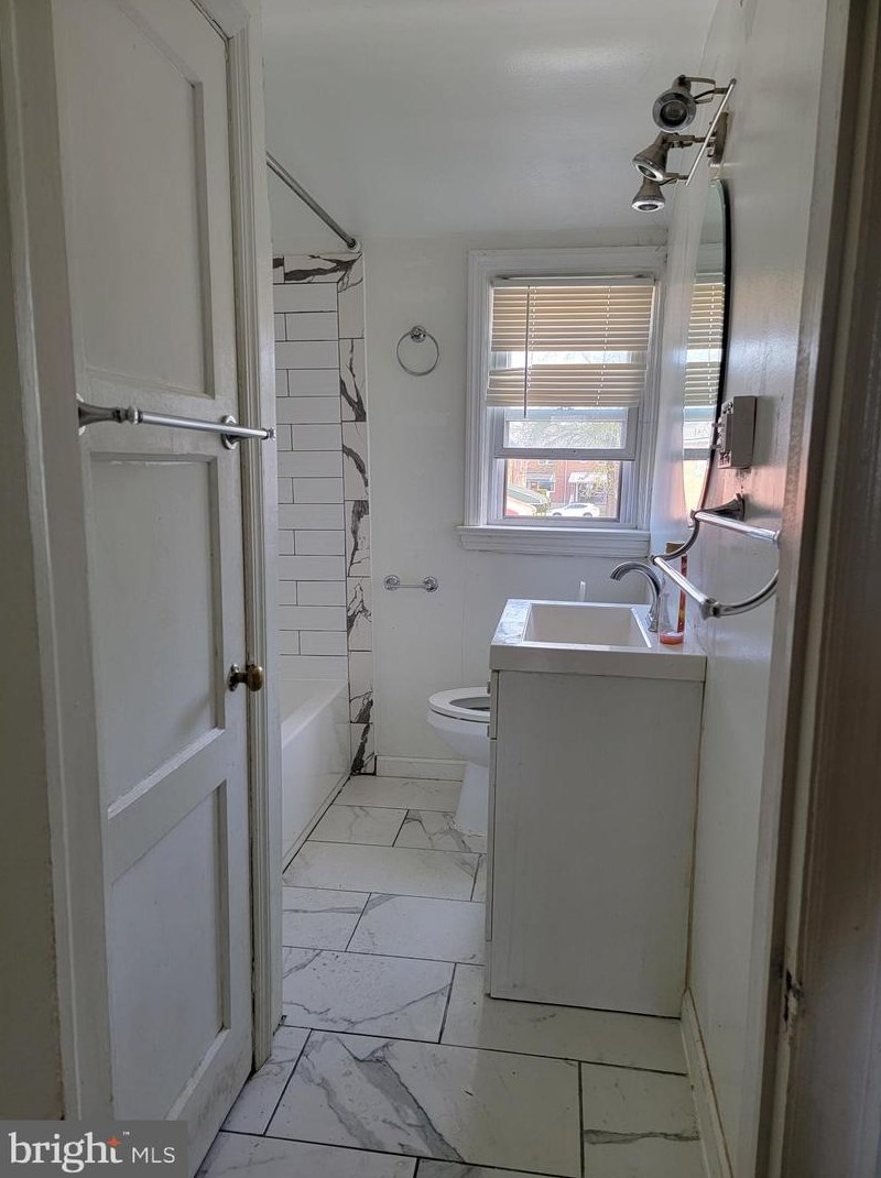 5306 Lynview Ave, Baltimore, MD 21215-4311