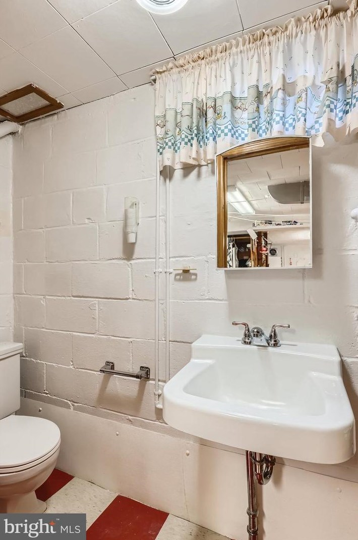 3552 Woodring Ave, Baltimore MD  21234-7917 exterior