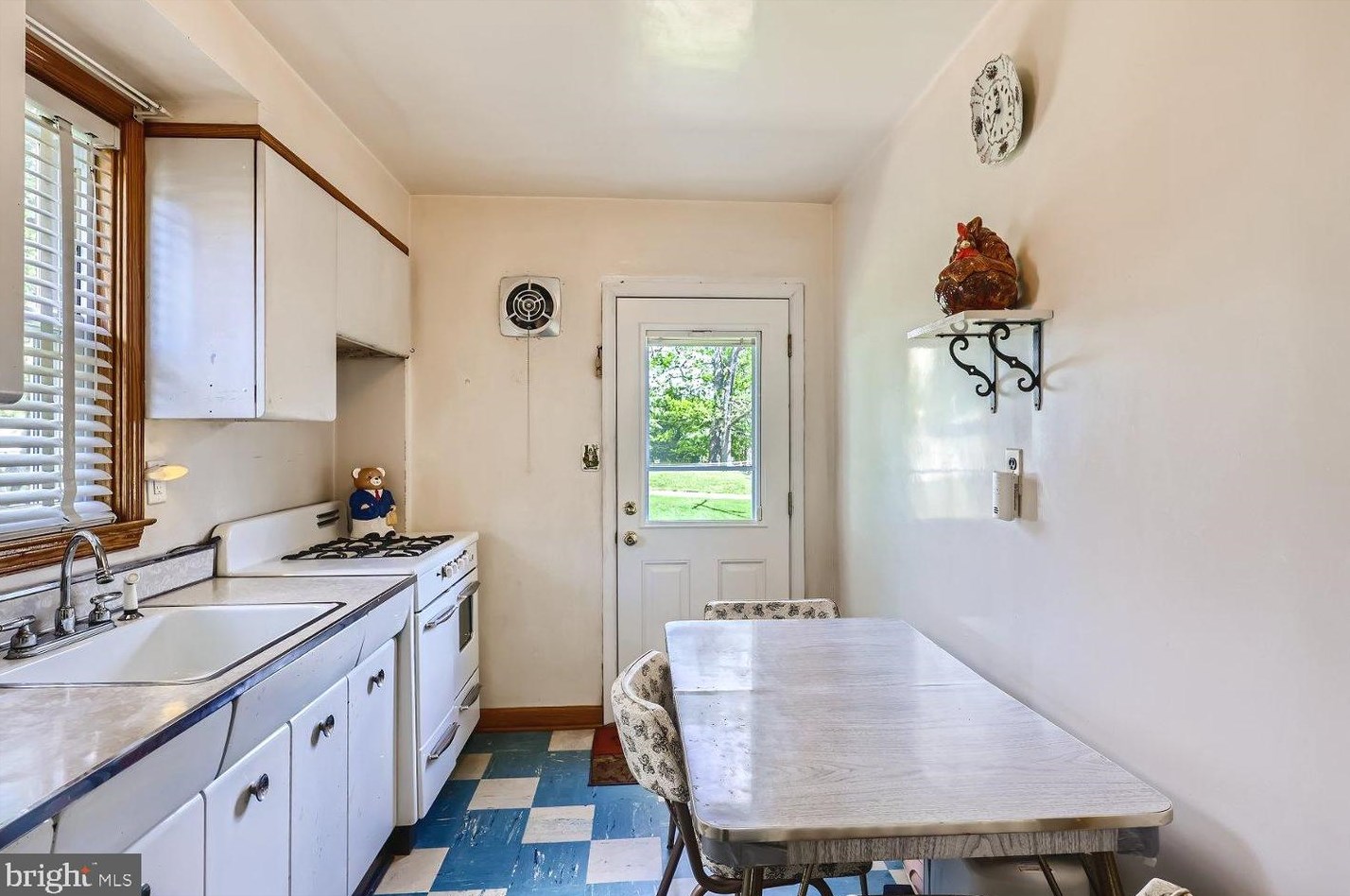 3552 Woodring Ave, Baltimore MD  21234-7917 exterior