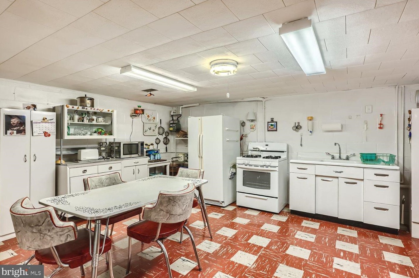 3552 Woodring Ave, Baltimore MD  21234-7917 exterior