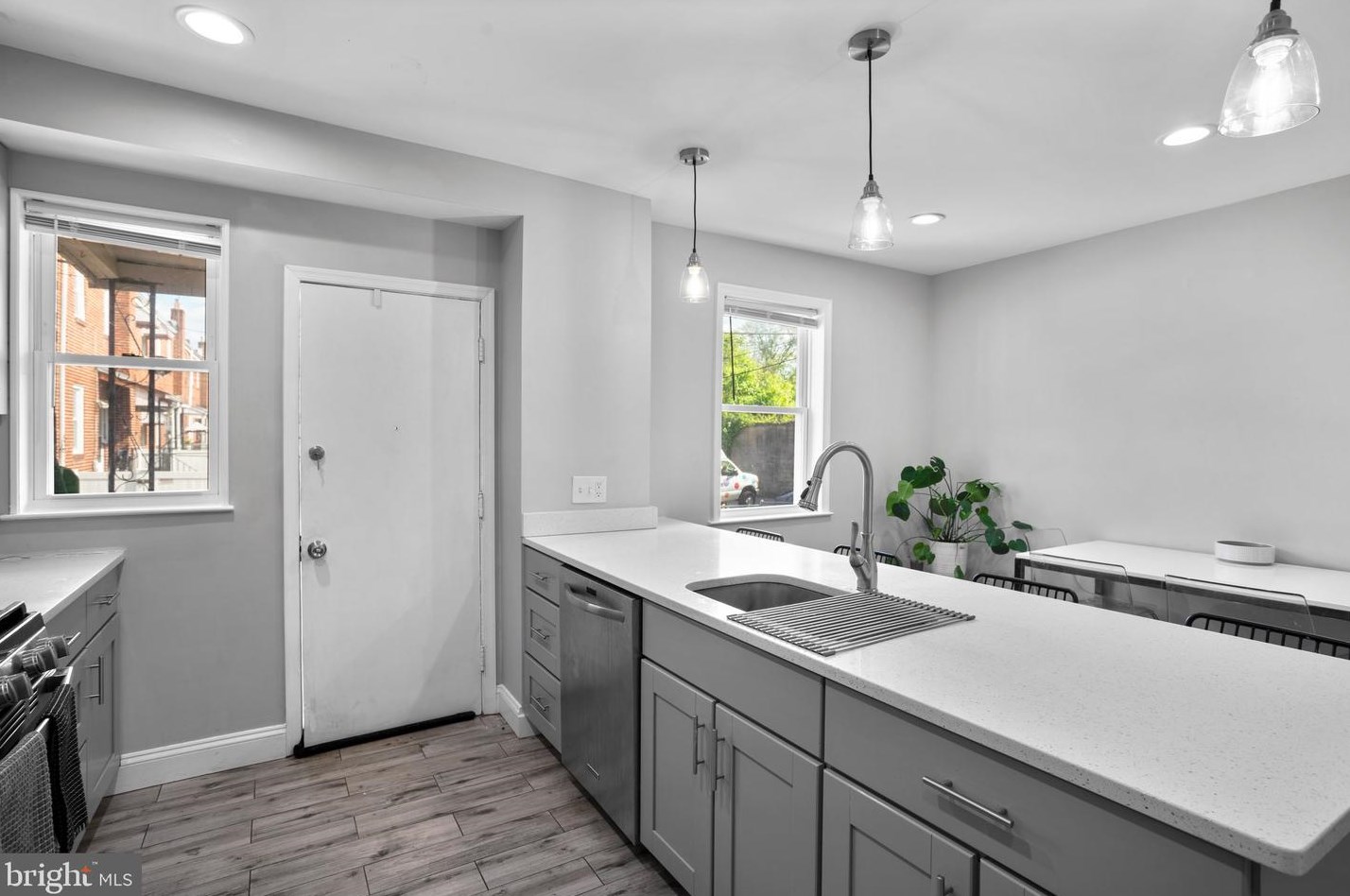 2907 Grantley Ave, Baltimore MD  21215-6614 exterior