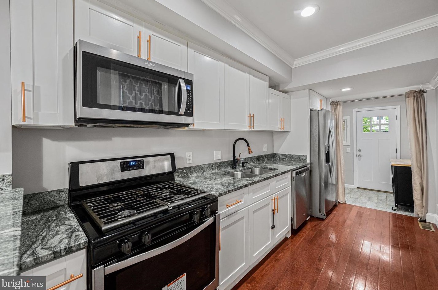 415 Annabel Ave, Baltimore MD  21225-1851 exterior