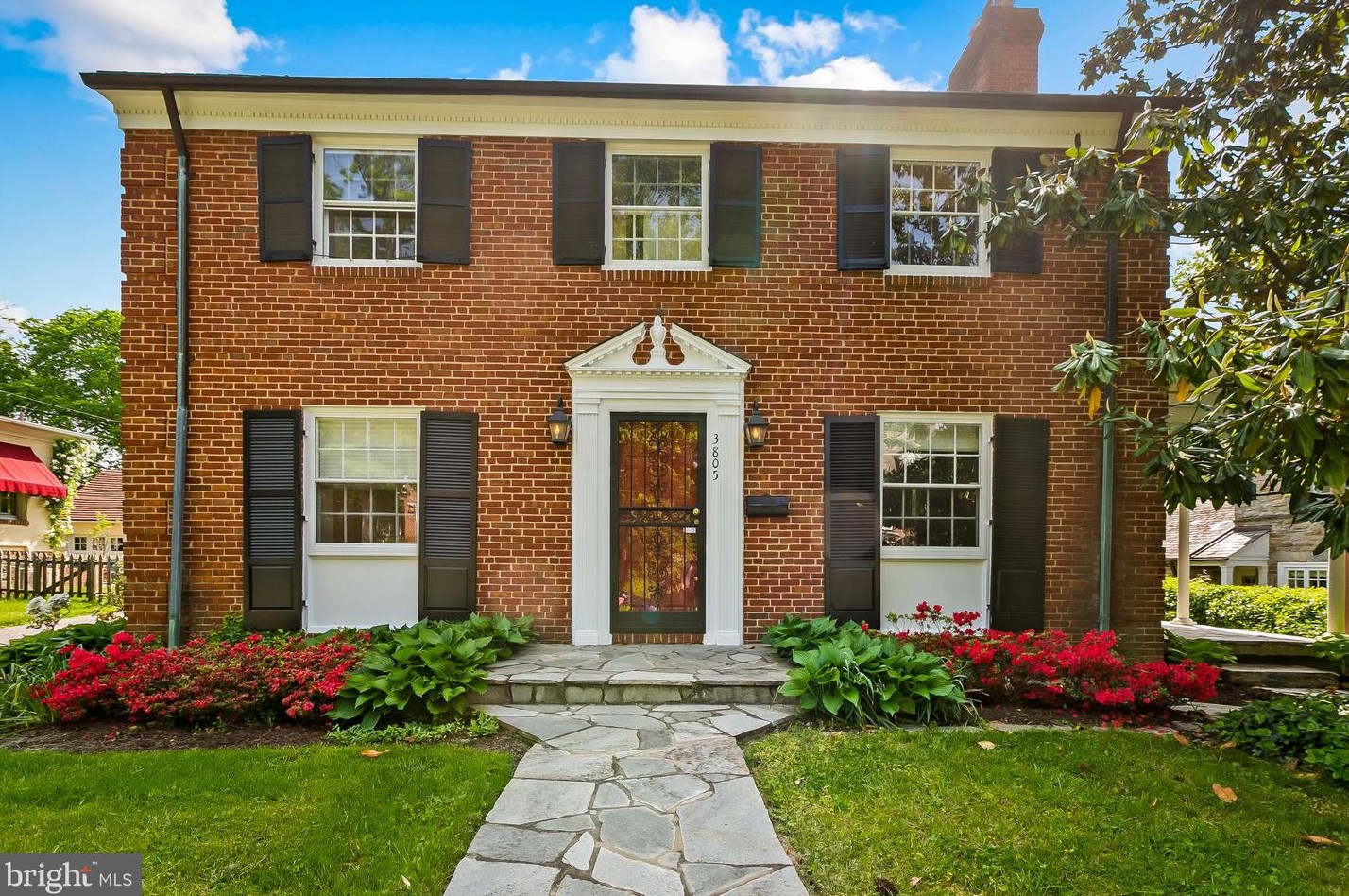 3805 Fenchurch Rd, Baltimore, MD 21218-1854