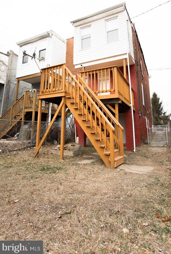 627 Dumbarton Ave, Baltimore MD  21218-1229 exterior