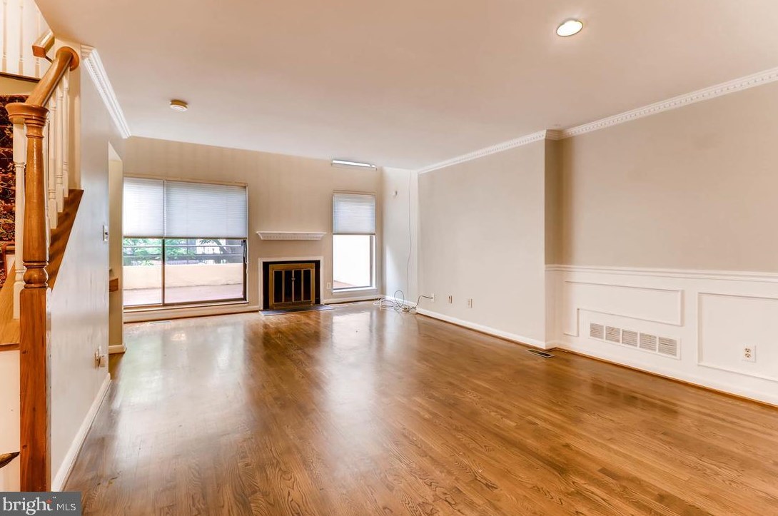 19 W Barre St, Baltimore, MD 21201