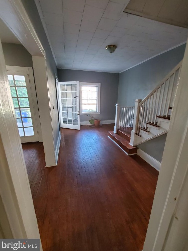 404 Rosecroft Ter, Baltimore MD  21229-4136 exterior