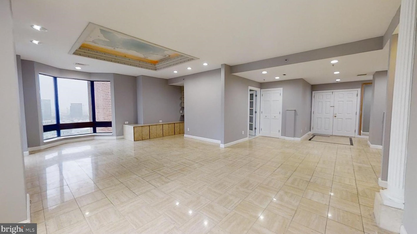 10 E Lee St #2002, Baltimore, MD 21202