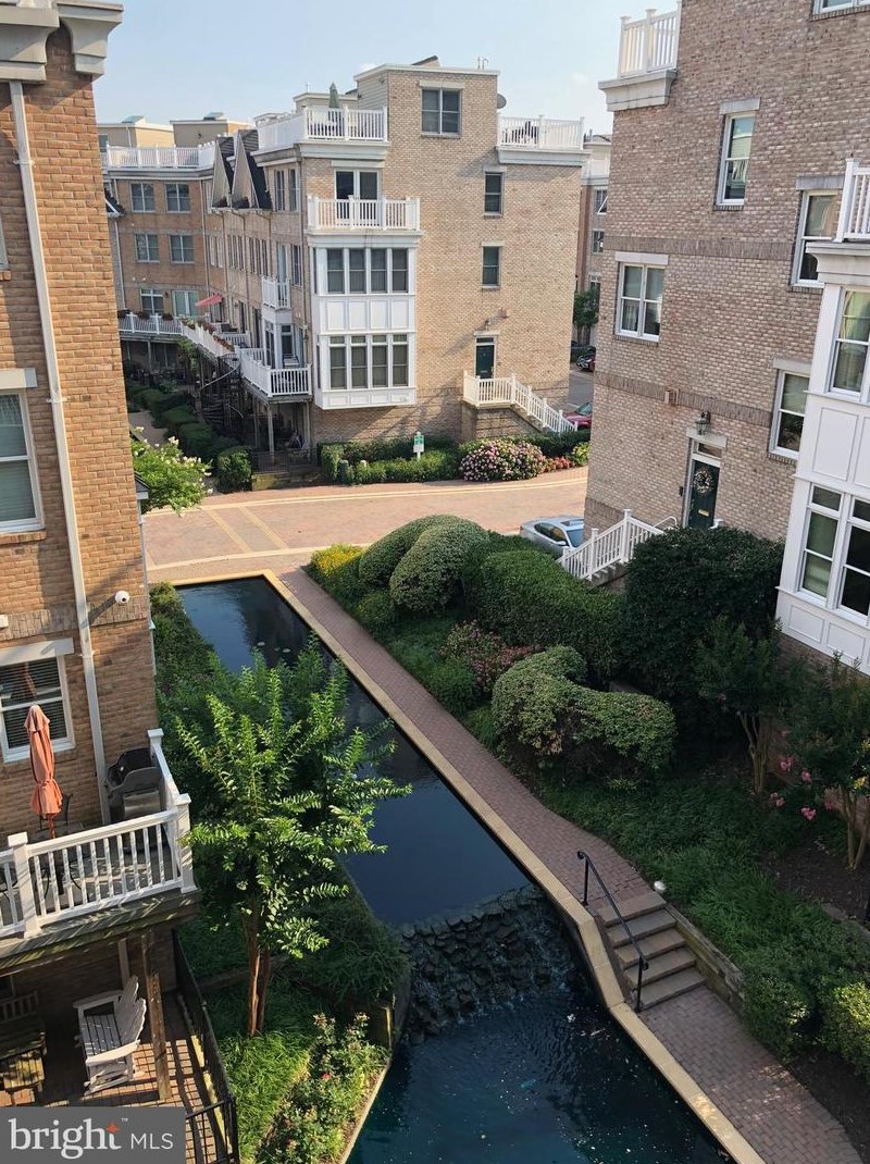 23 Pierside Dr, Baltimore MD  21230-5463 exterior