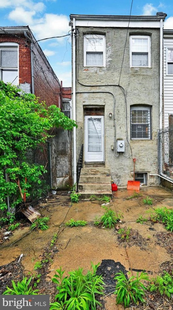 2017 Hoffman St, Baltimore MD  21213-3211 exterior