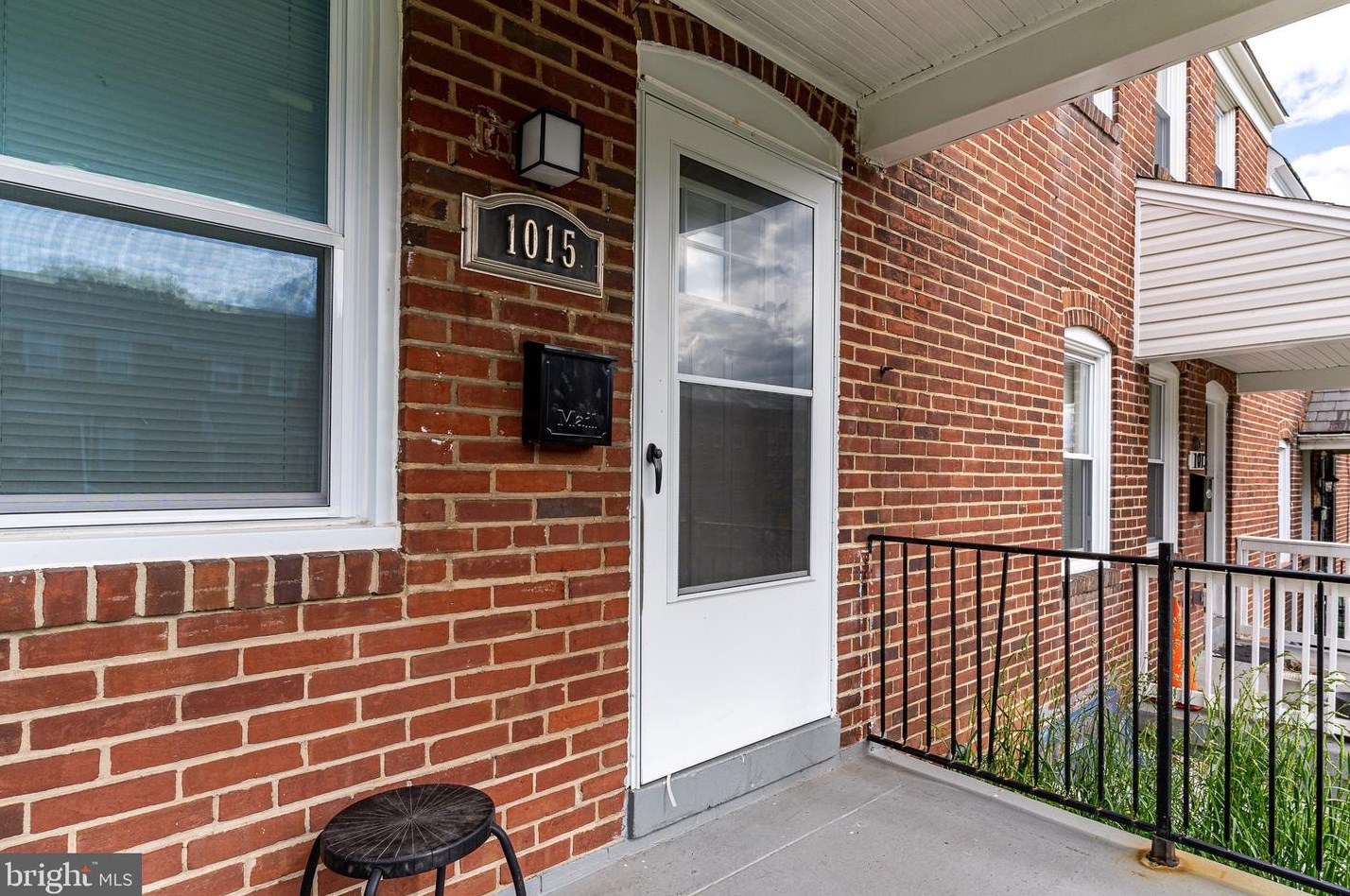 1015 Lyndhurst St, Baltimore MD  21229-1925 exterior