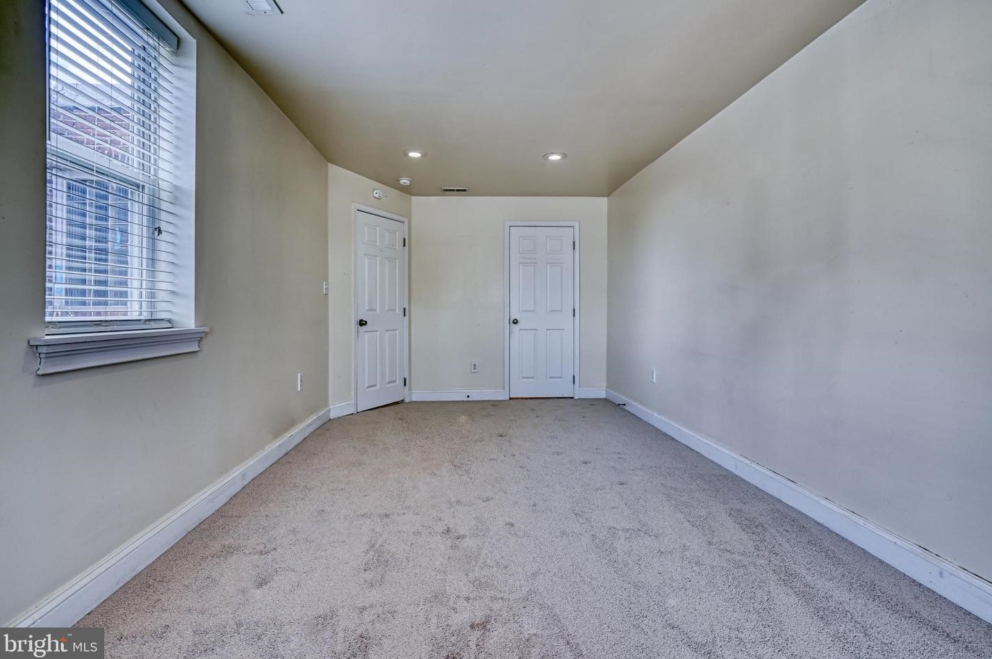 105 Montford Ave, Baltimore MD  21224-1015 exterior