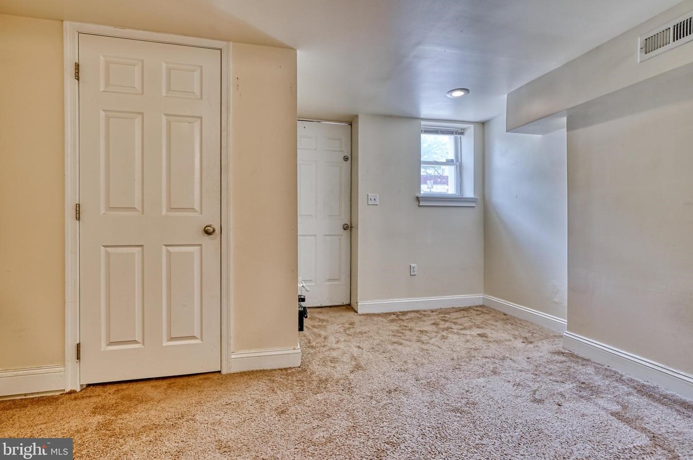 105 Montford Ave, Baltimore MD  21224-1015 exterior