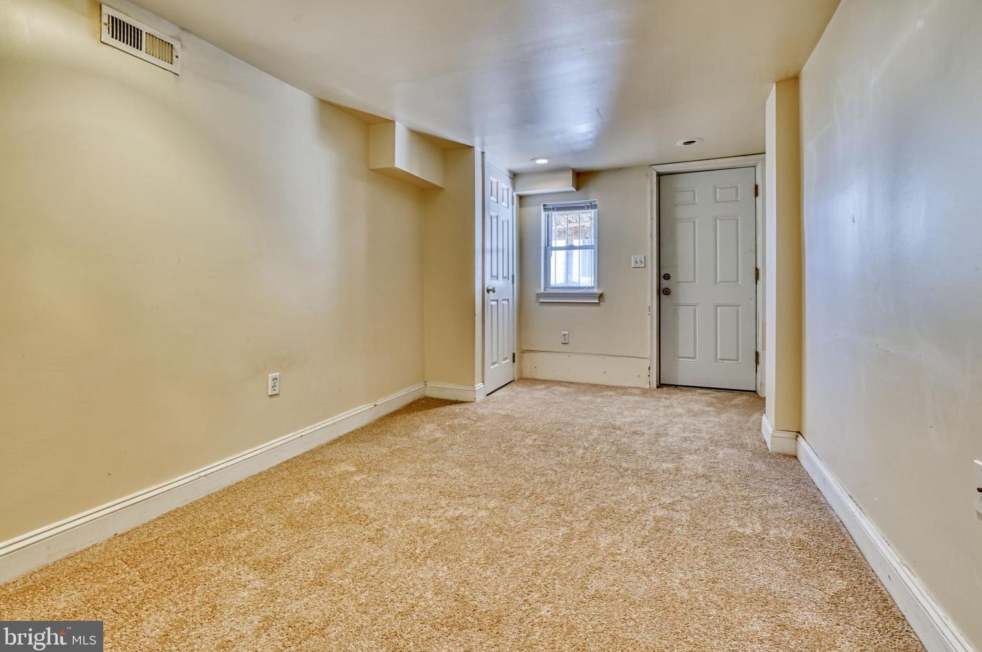 105 Montford Ave, Baltimore MD  21224-1015 exterior