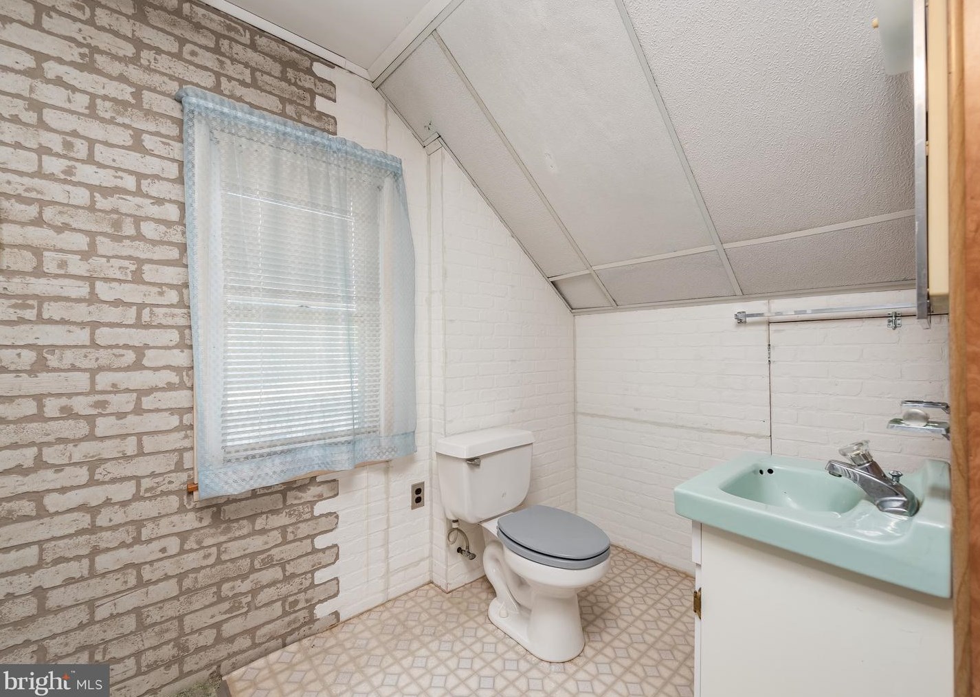 6607 Danville Ave, Baltimore MD 21224-6228 exterior