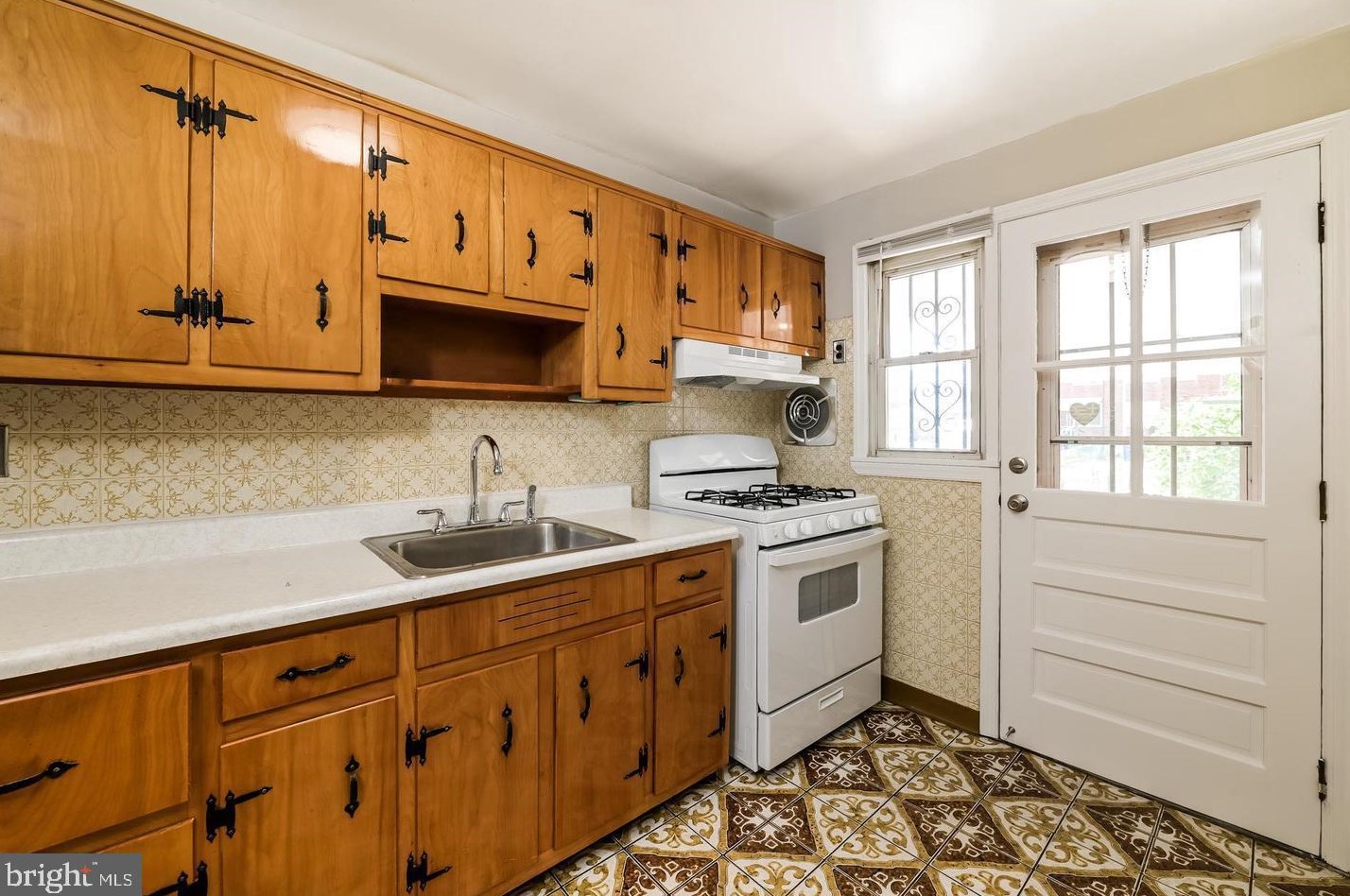 822 Umbra St, Baltimore MD  21224-4611 exterior