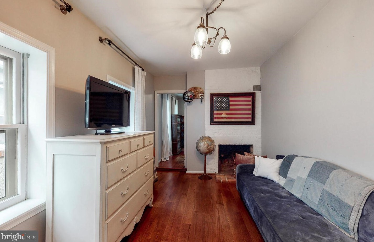 128 Lee St, Baltimore MD  21201-2421 exterior