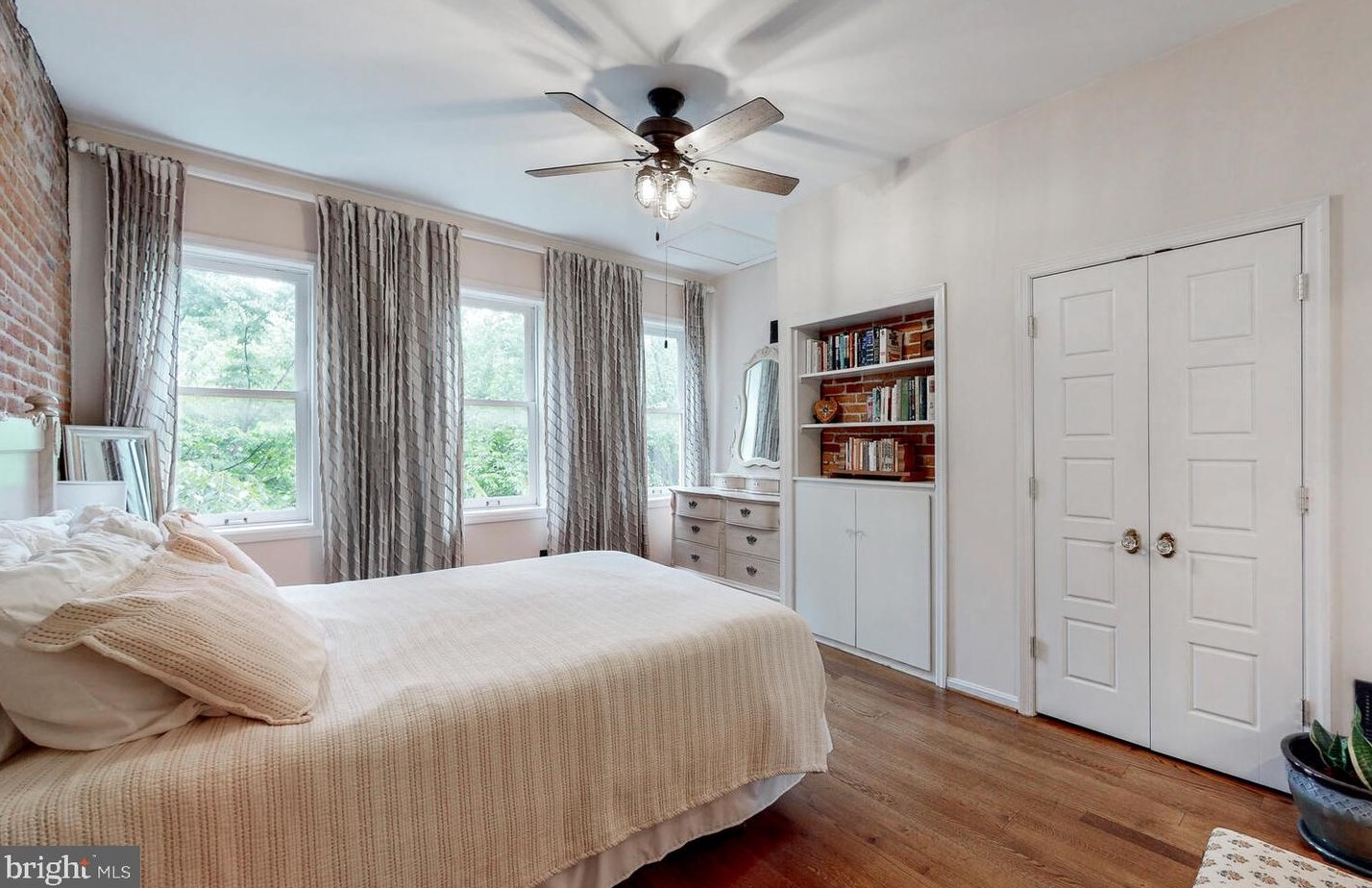 128 Lee St, Baltimore MD  21201-2421 exterior