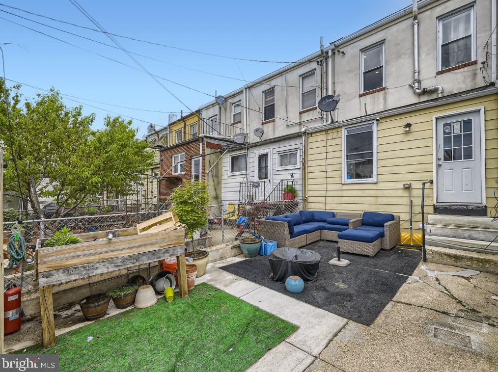 226 Highland Ave, Baltimore MD  21224-2346 exterior