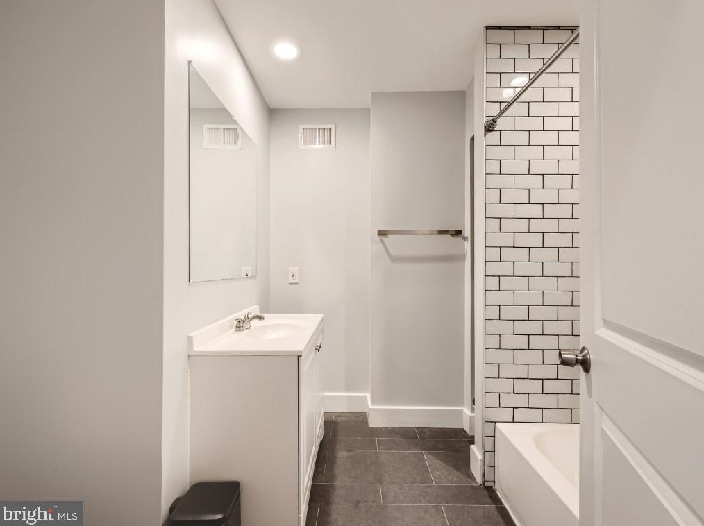 226 Highland Ave, Baltimore MD  21224-2346 exterior