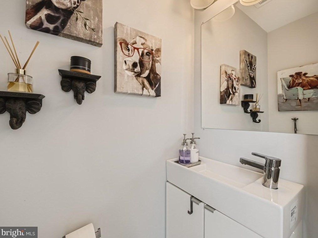 226 Highland Ave, Baltimore MD  21224-2346 exterior