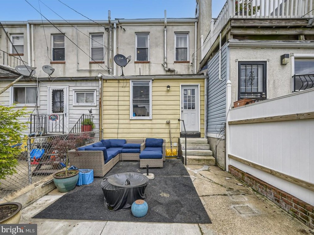 226 Highland Ave, Baltimore MD  21224-2346 exterior