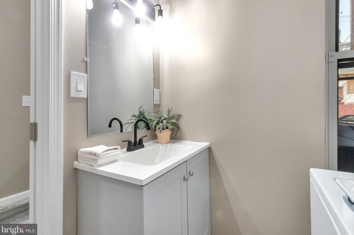 2508 Baltimore St, Baltimore MD  21224-1127 exterior