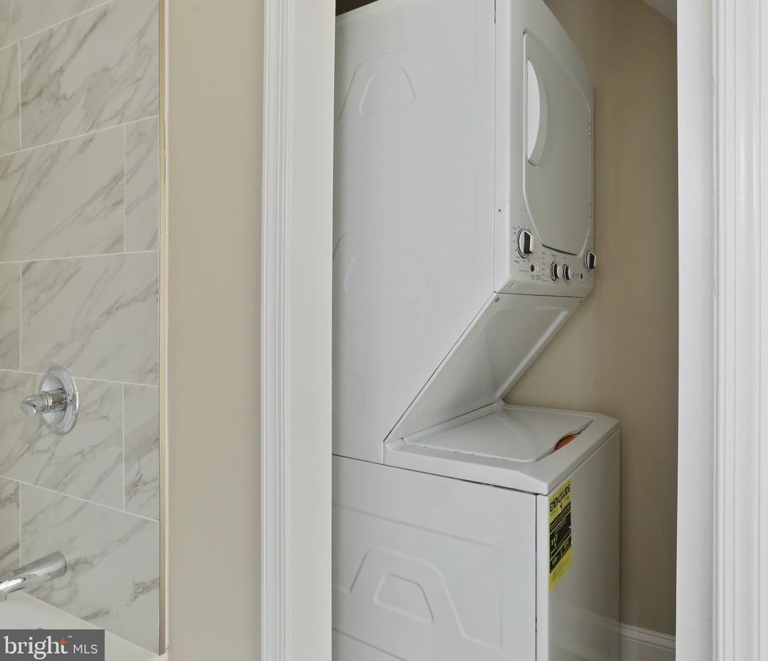 321 Loneys Ln, Baltimore MD  21224-1341 exterior