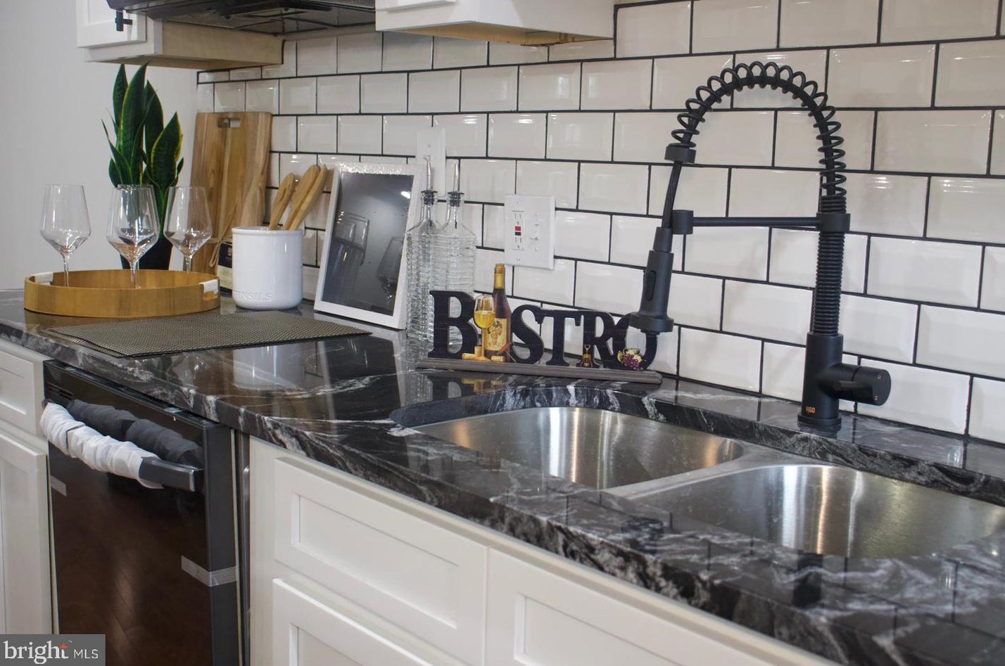 5734 Jonquil Ave, Baltimore MD 21215-3510 exterior