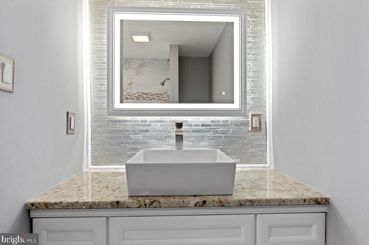 419 Kenwood Ave, Baltimore MD  21224-1211 exterior