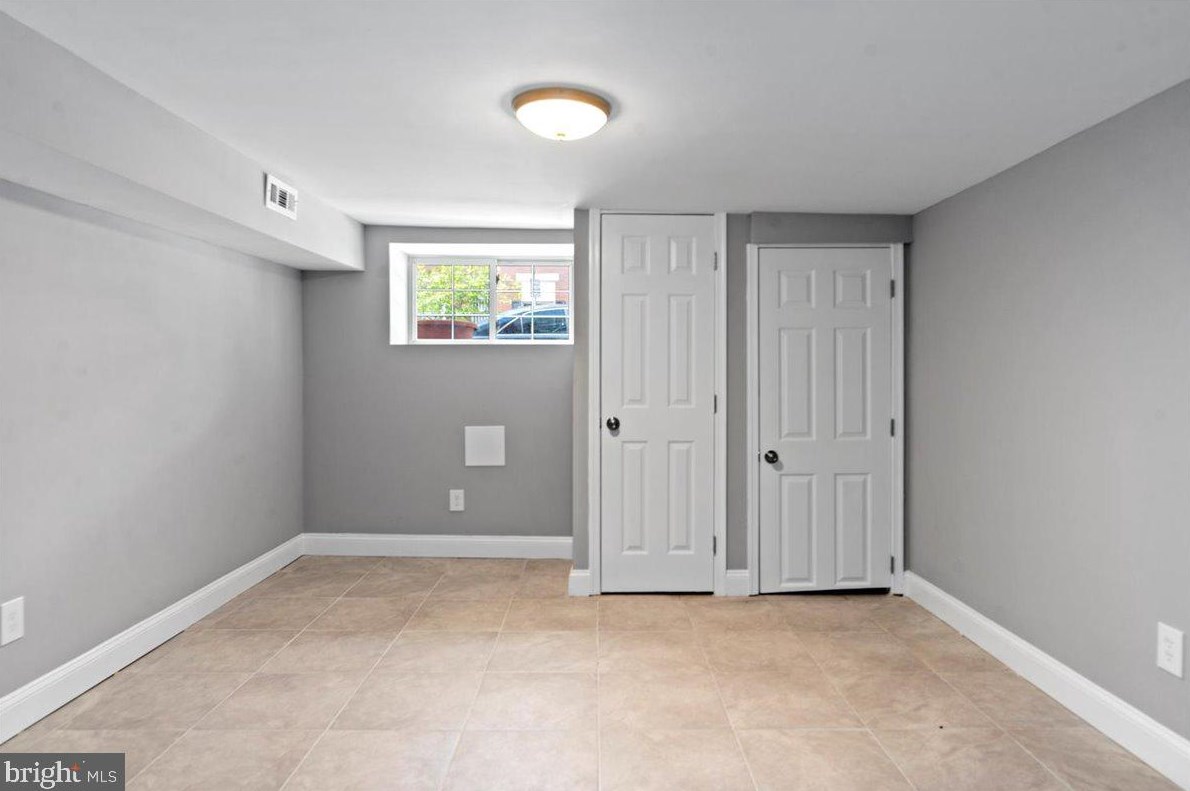 419 Kenwood Ave, Baltimore MD  21224-1211 exterior