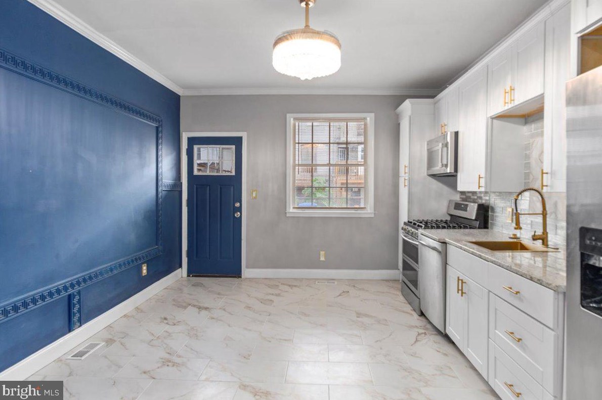 419 Kenwood Ave, Baltimore MD  21224-1211 exterior